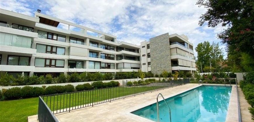 Estoril, primer piso con patio privado