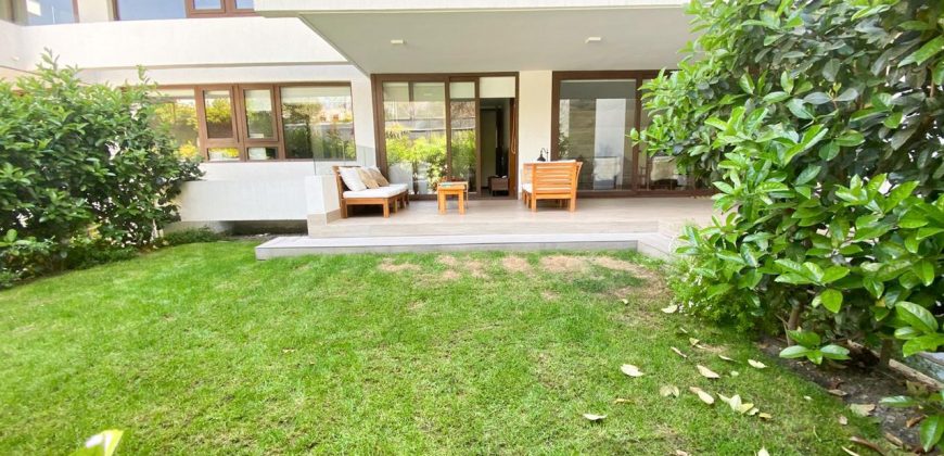 Estoril, primer piso con patio privado