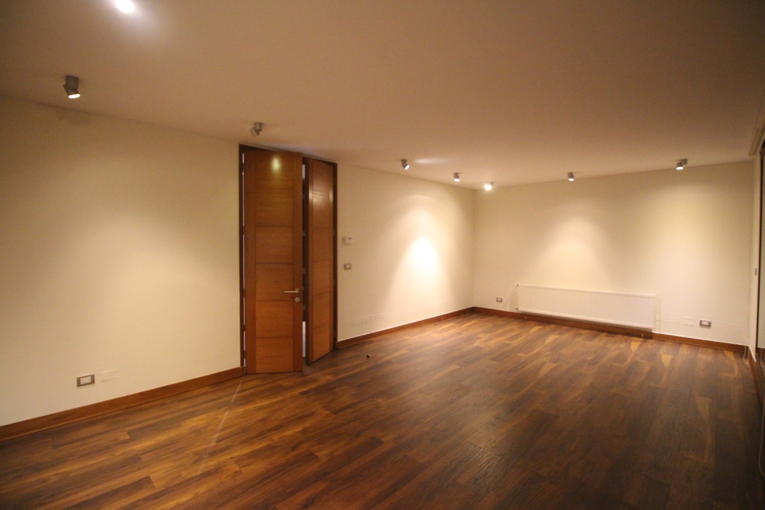 Arriendo San Carlos Apoquindo amplia terraza con quincho