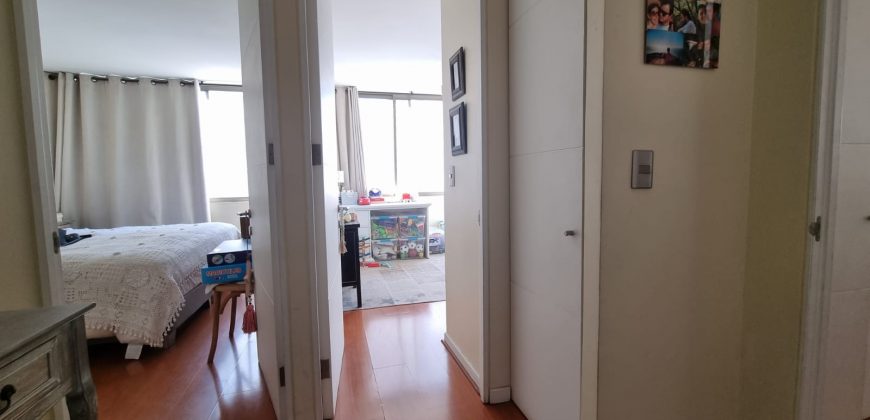 Vista semi despejada, excelente conectividad, las condes 2 dormitorios
