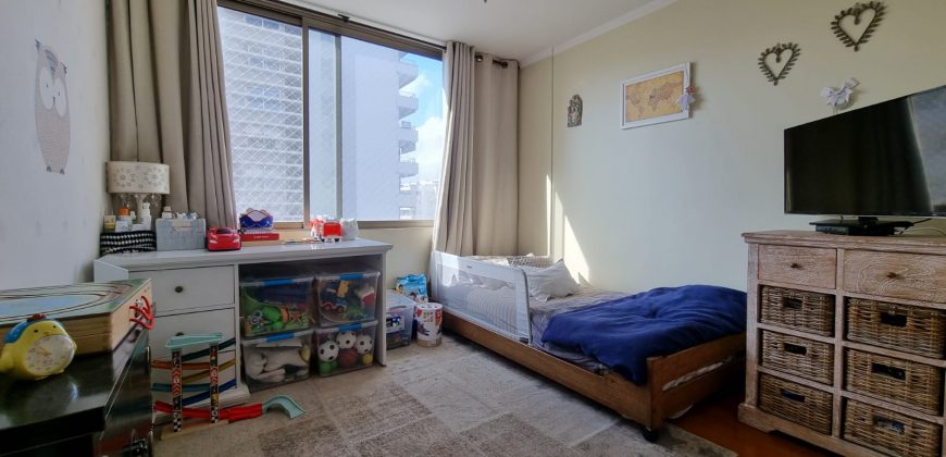Vista semi despejada, excelente conectividad, las condes 2 dormitorios