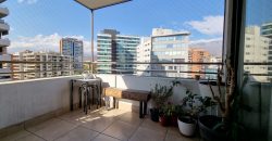 Vista semi despejada, excelente conectividad, las condes 2 dormitorios