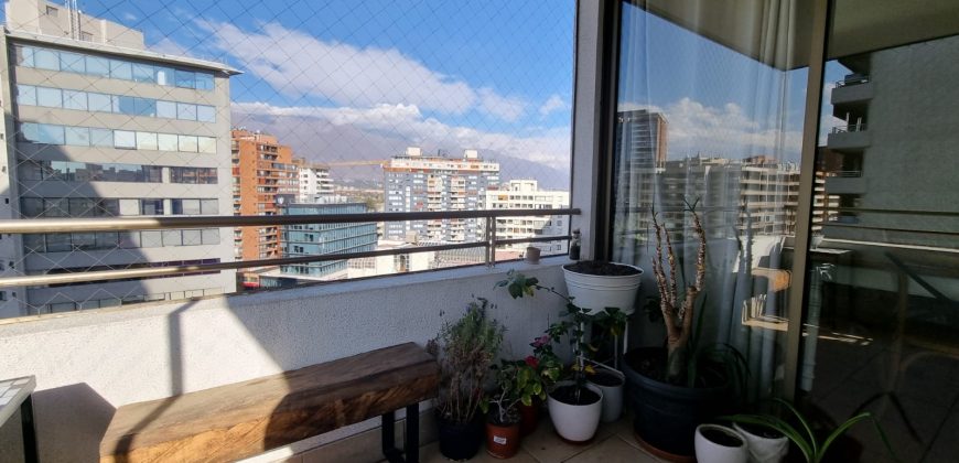 Vista semi despejada, excelente conectividad, las condes 2 dormitorios